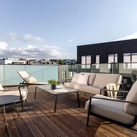 شقة Stylish Waterfront With Lounge Terrace & Sauna *