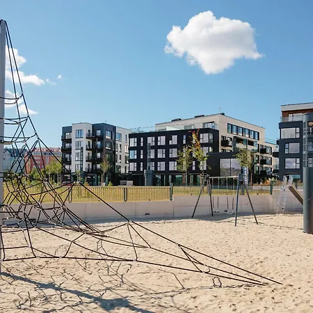 شقة Stylish Waterfront With Lounge Terrace & Sauna