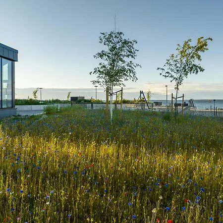 Stylish Waterfront With Lounge Terrace & Sauna *