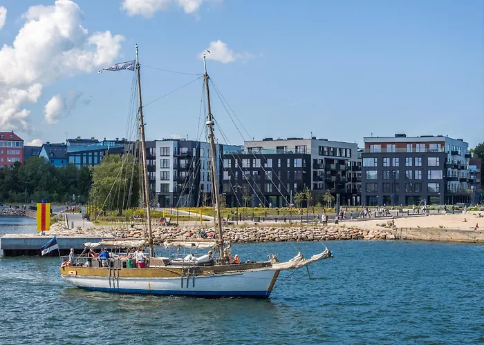 Stylish Waterfront With Lounge Terrace & Sauna Appartement *